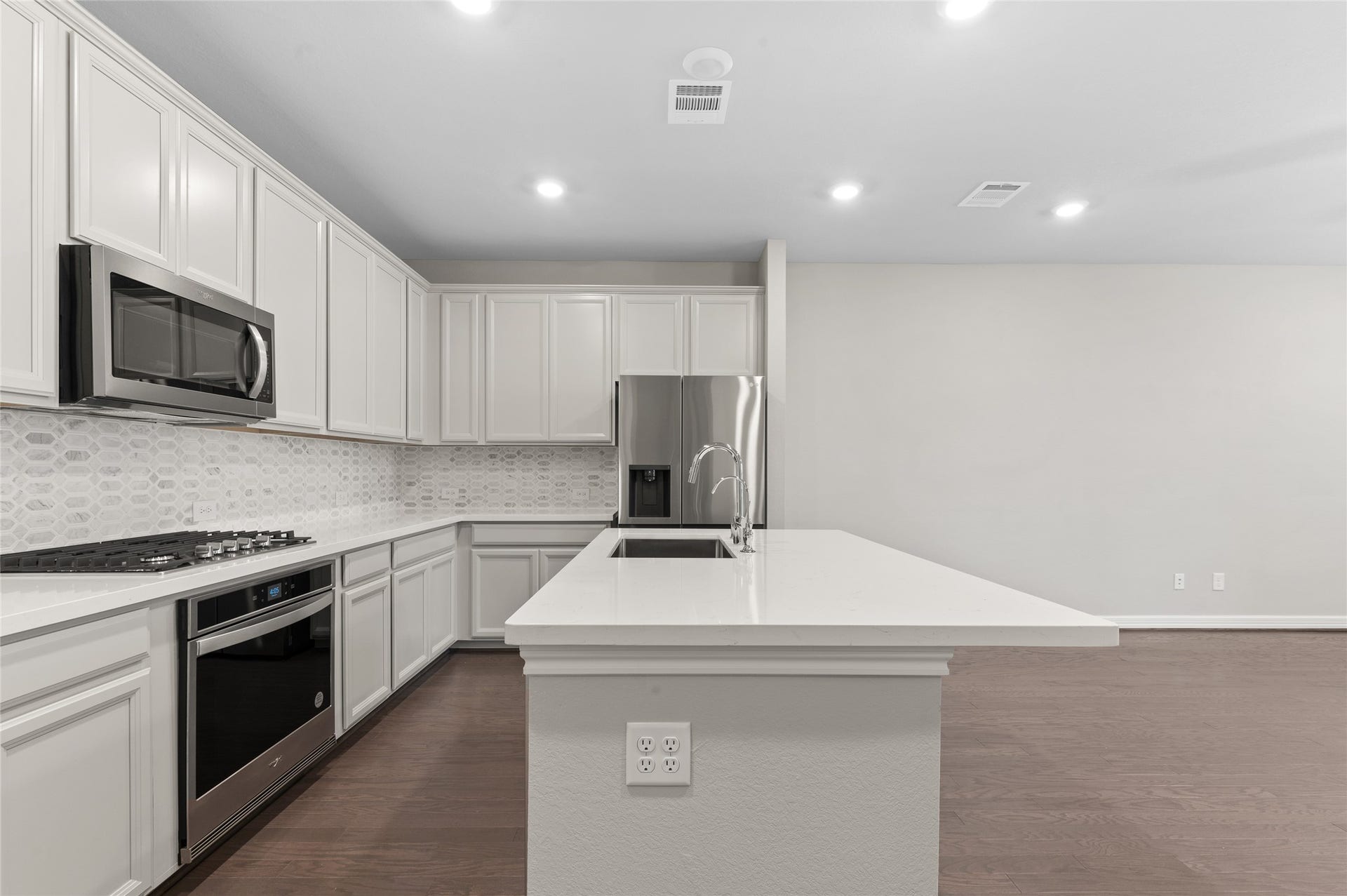 9511 Towne Lake Parkway, Cypress, TX 77433 9511 Towne Lake Parkway, Cypress, TX 77433