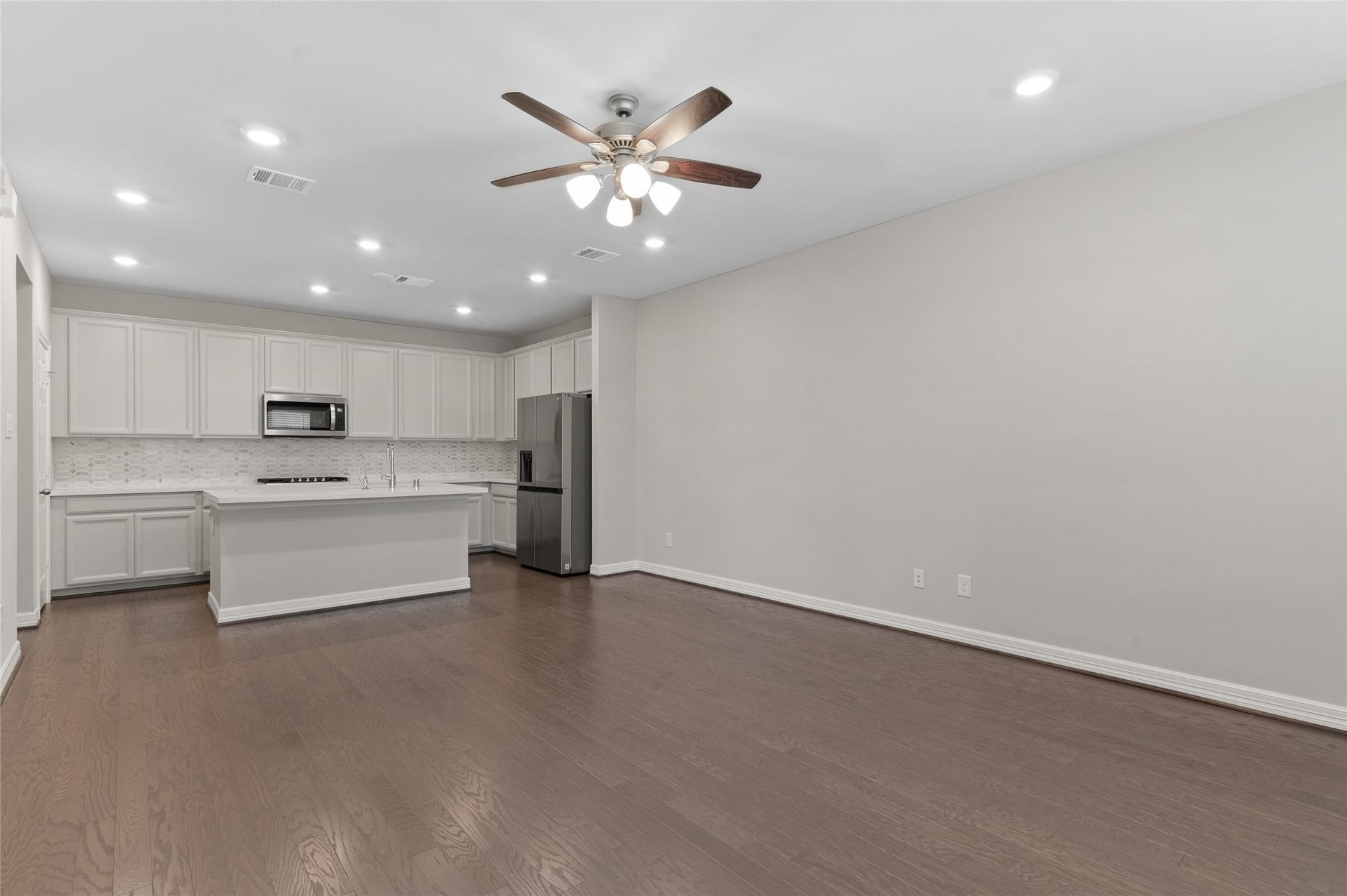 9511 Towne Lake Parkway, Cypress, TX 77433 9511 Towne Lake Parkway, Cypress, TX 77433