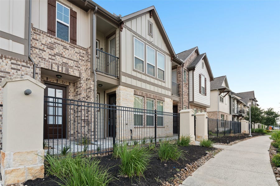 Property photo for 9511 Towne Lake Parkway, Cypress, TX