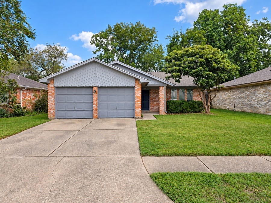 Property photo for 6519 La Violetta Drive, Houston, TX