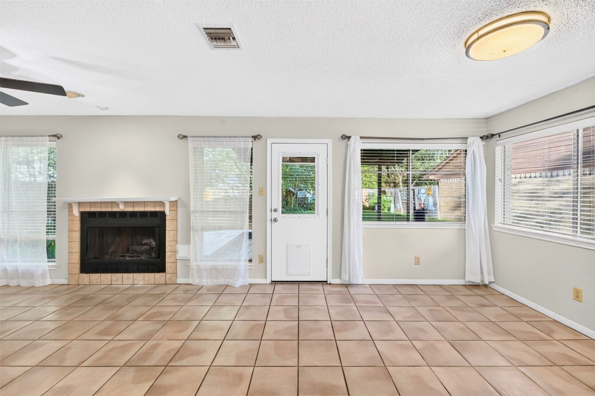 2906 Pioneer Pass, Sugar Land, TX 77479 2906 Pioneer Pass, Sugar Land, TX 77479