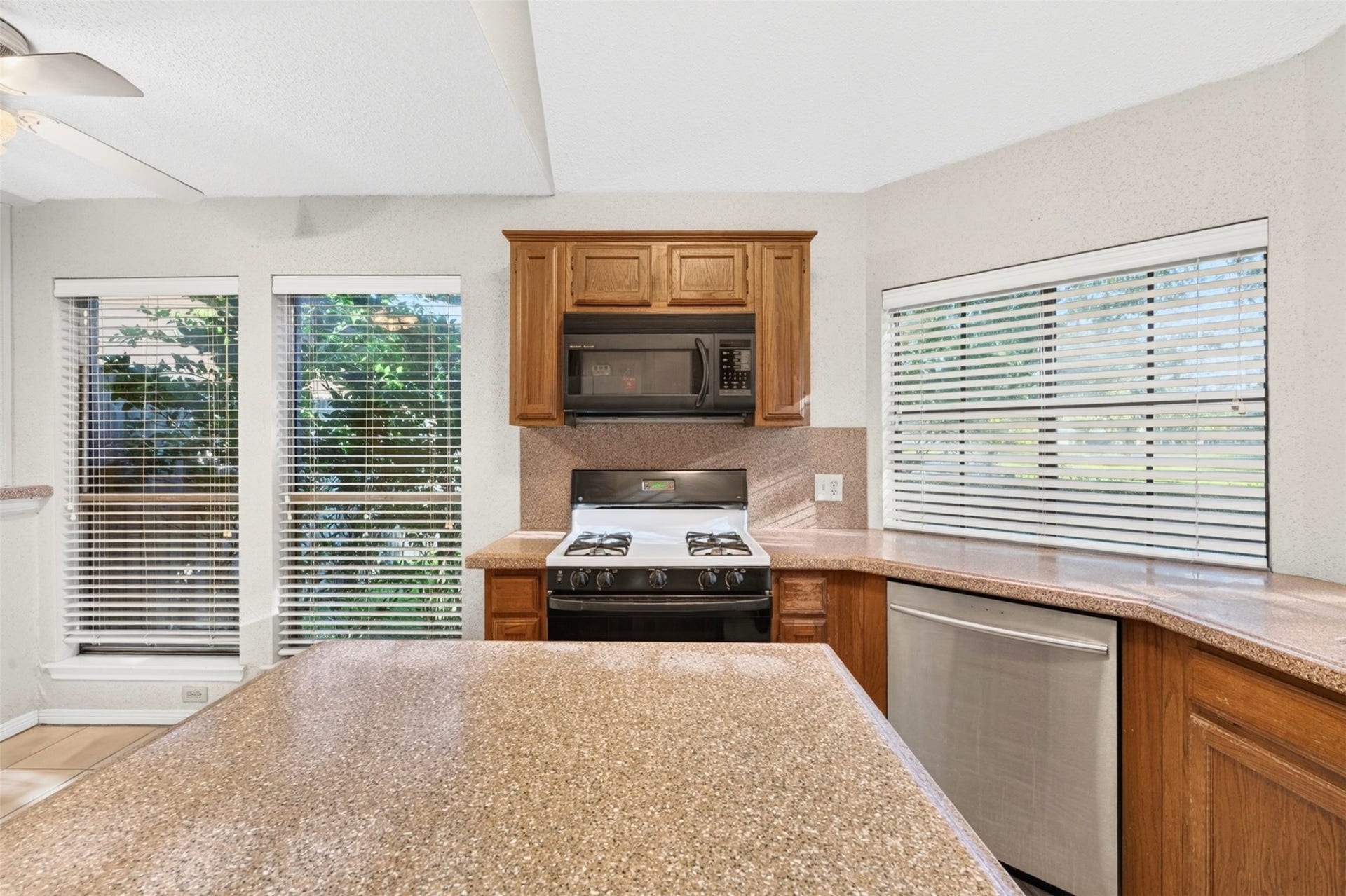 2906 Pioneer Pass, Sugar Land, TX 77479 2906 Pioneer Pass, Sugar Land, TX 77479