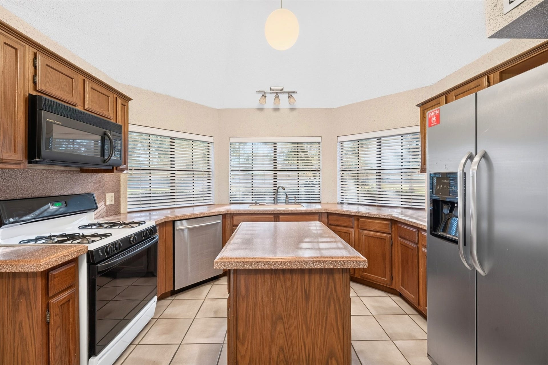 2906 Pioneer Pass, Sugar Land, TX 77479 2906 Pioneer Pass, Sugar Land, TX 77479