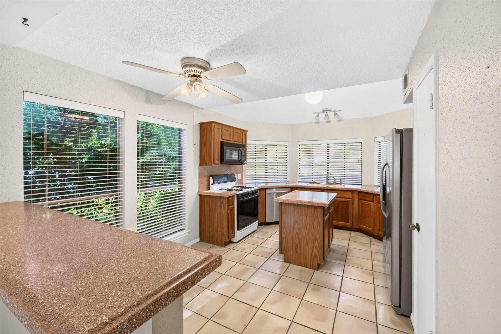 2906 Pioneer Pass, Sugar Land, TX 77479 2906 Pioneer Pass, Sugar Land, TX 77479