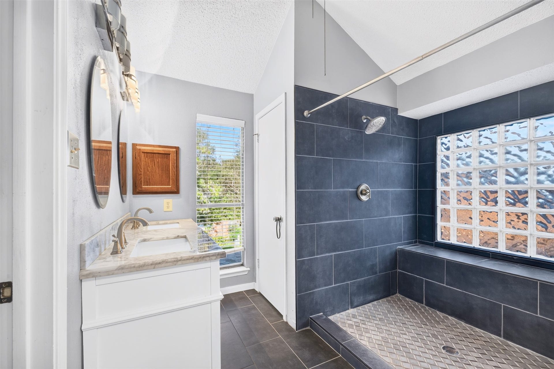 2906 Pioneer Pass, Sugar Land, TX 77479 2906 Pioneer Pass, Sugar Land, TX 77479