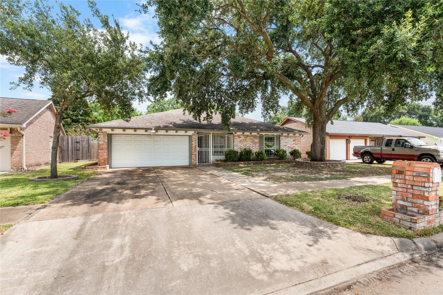 Property photo for 11310 Gladefield Drive, Houston, TX