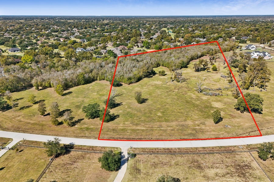 Property photo for 4802 Riverbend Ct, Fulshear, TX