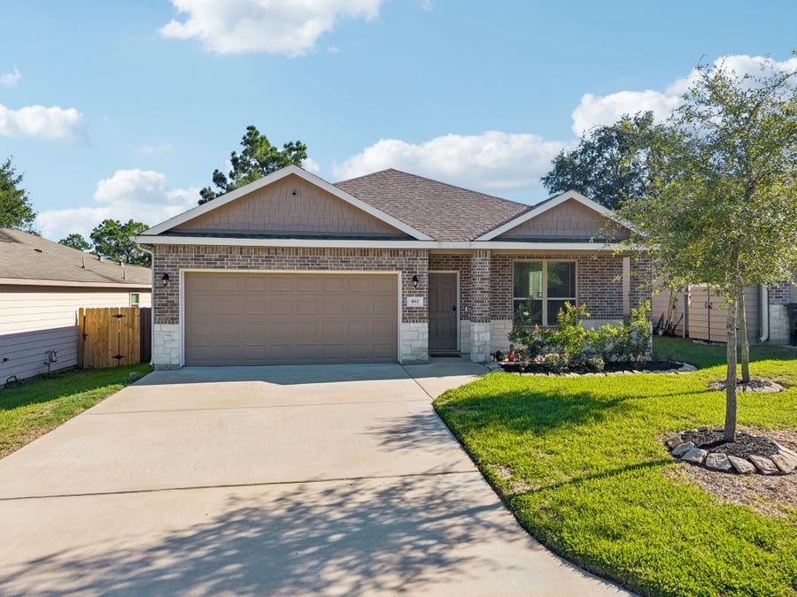 Property photo for 802 Lovebug Lane, Conroe, TX