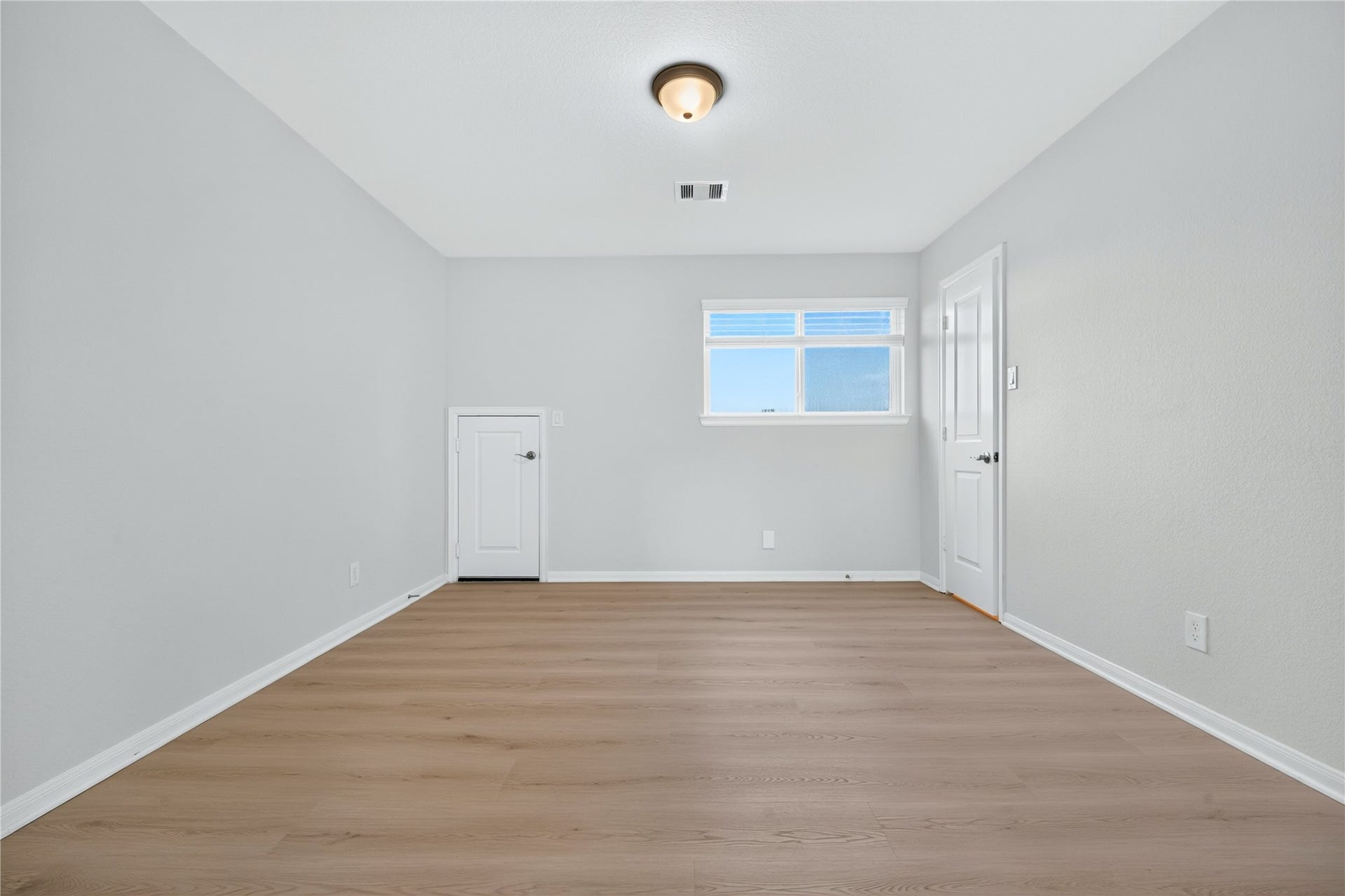 upstairs bedroom 3