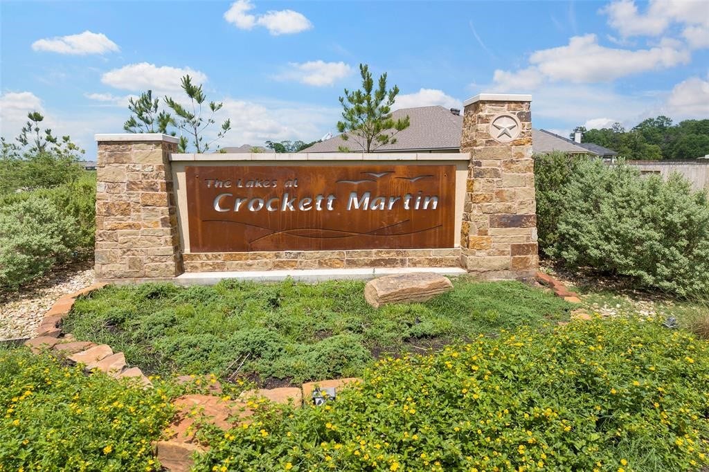 215 Shoreview Drive, Conroe, TX 77303 215 Shoreview Drive, Conroe, TX 77303
