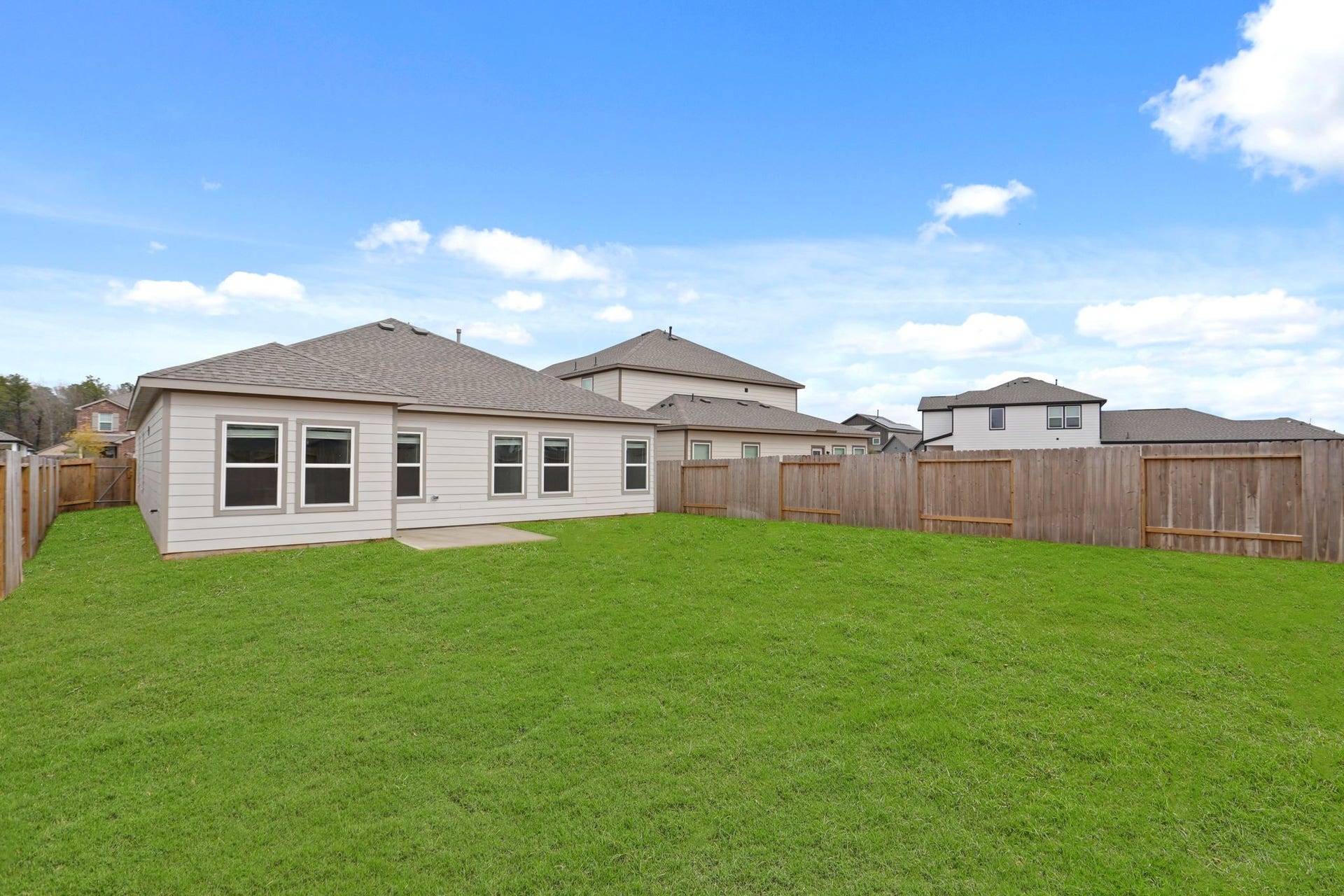 215 Shoreview Drive, Conroe, TX 77303 215 Shoreview Drive, Conroe, TX 77303