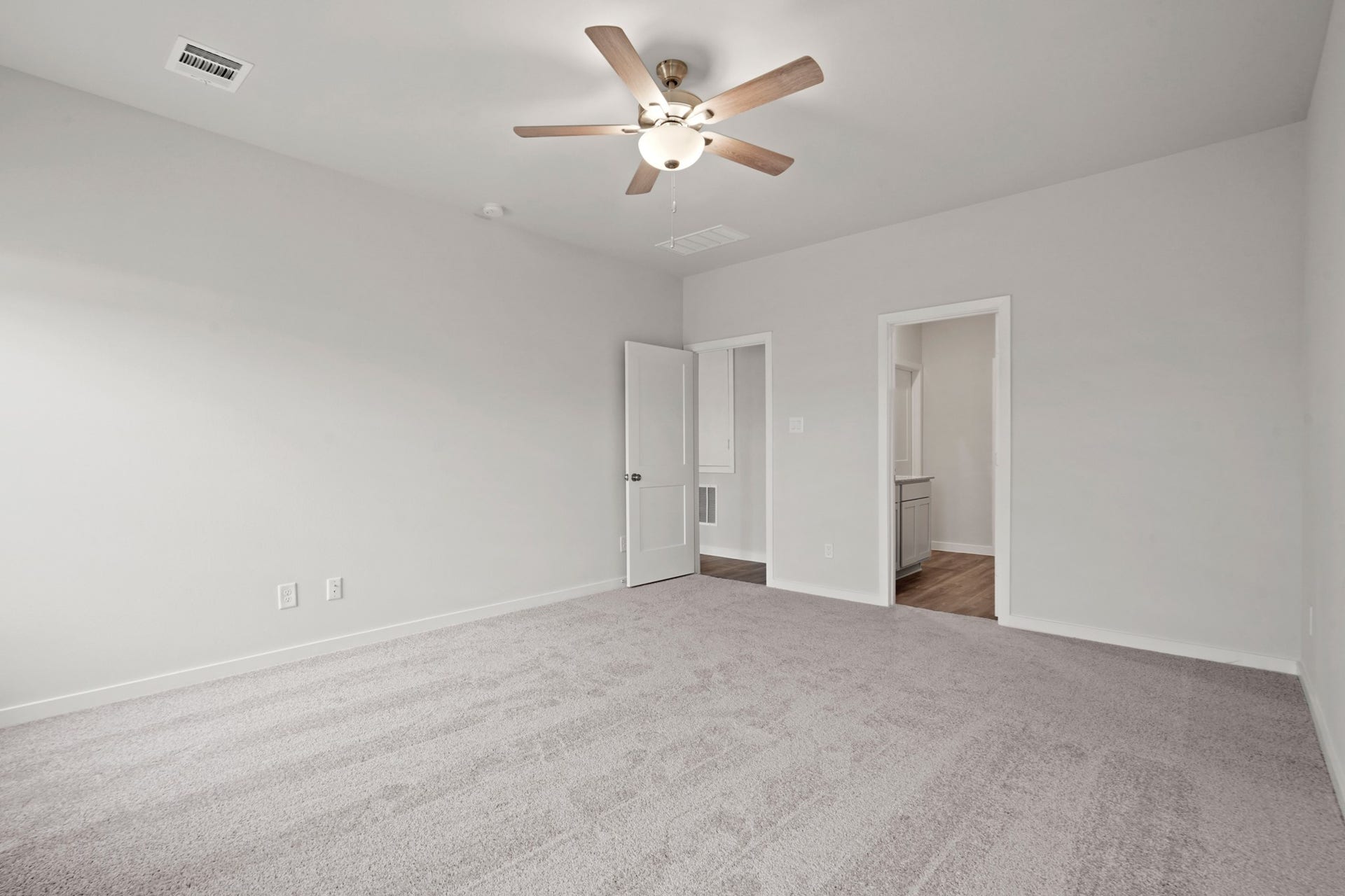 215 Shoreview Drive, Conroe, TX 77303 215 Shoreview Drive, Conroe, TX 77303