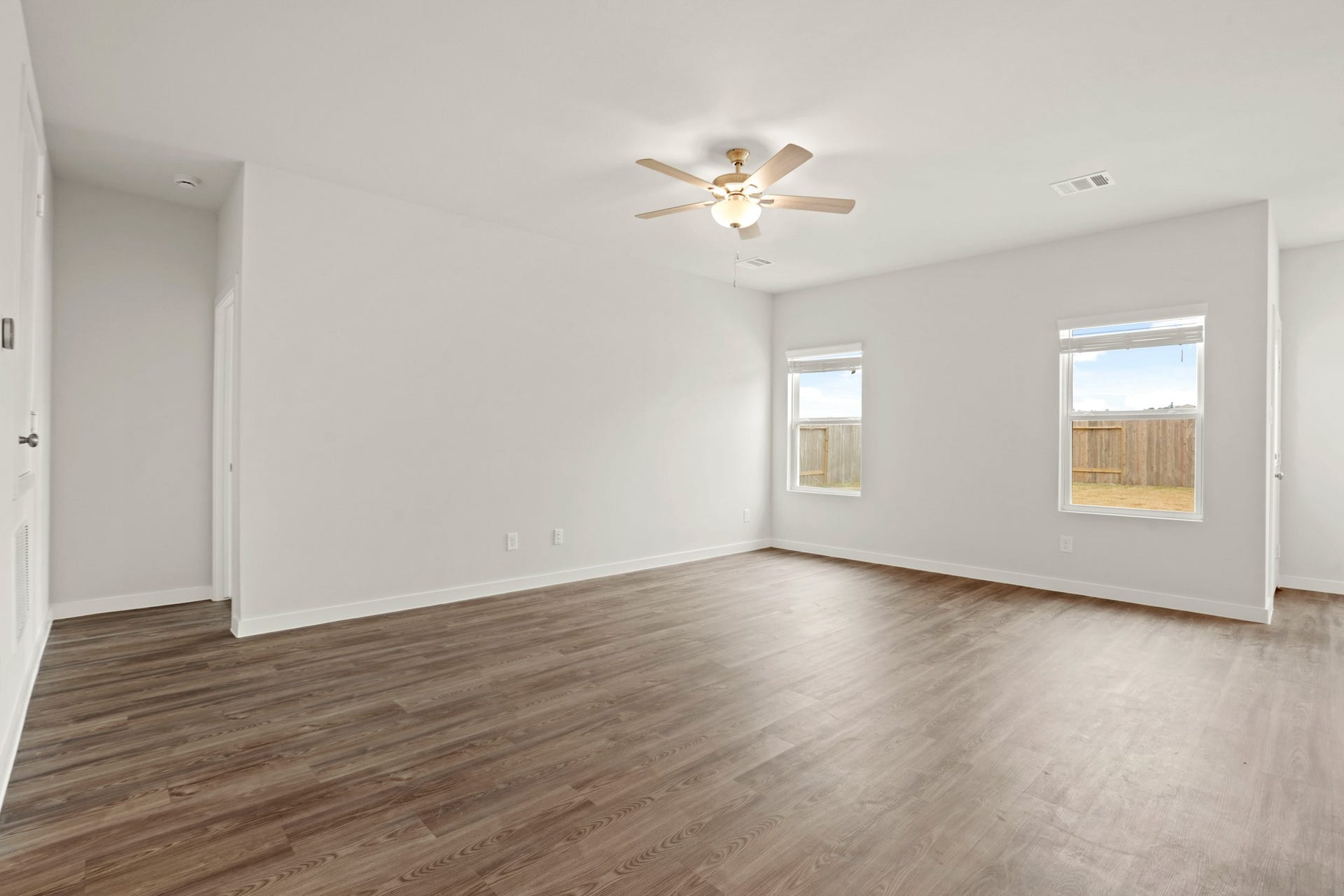 215 Shoreview Drive, Conroe, TX 77303 215 Shoreview Drive, Conroe, TX 77303