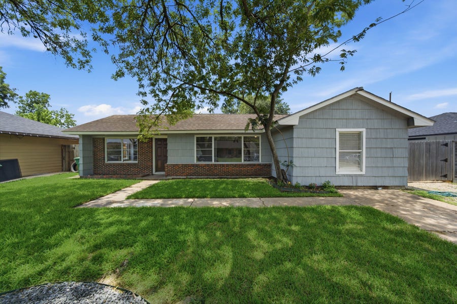 Property photo for 1841 Huge Oaks Street, Houston, TX