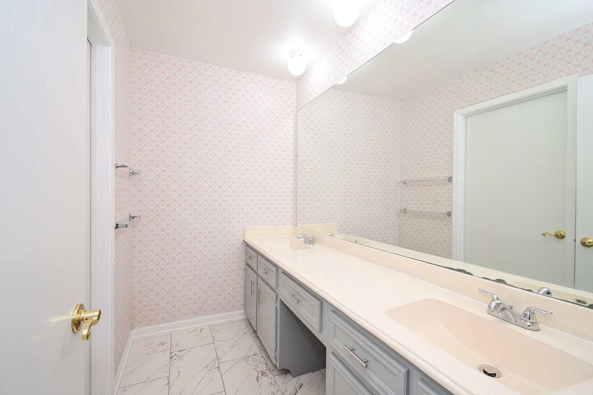 8615 Belle Park Drive, Houston, TX 77099