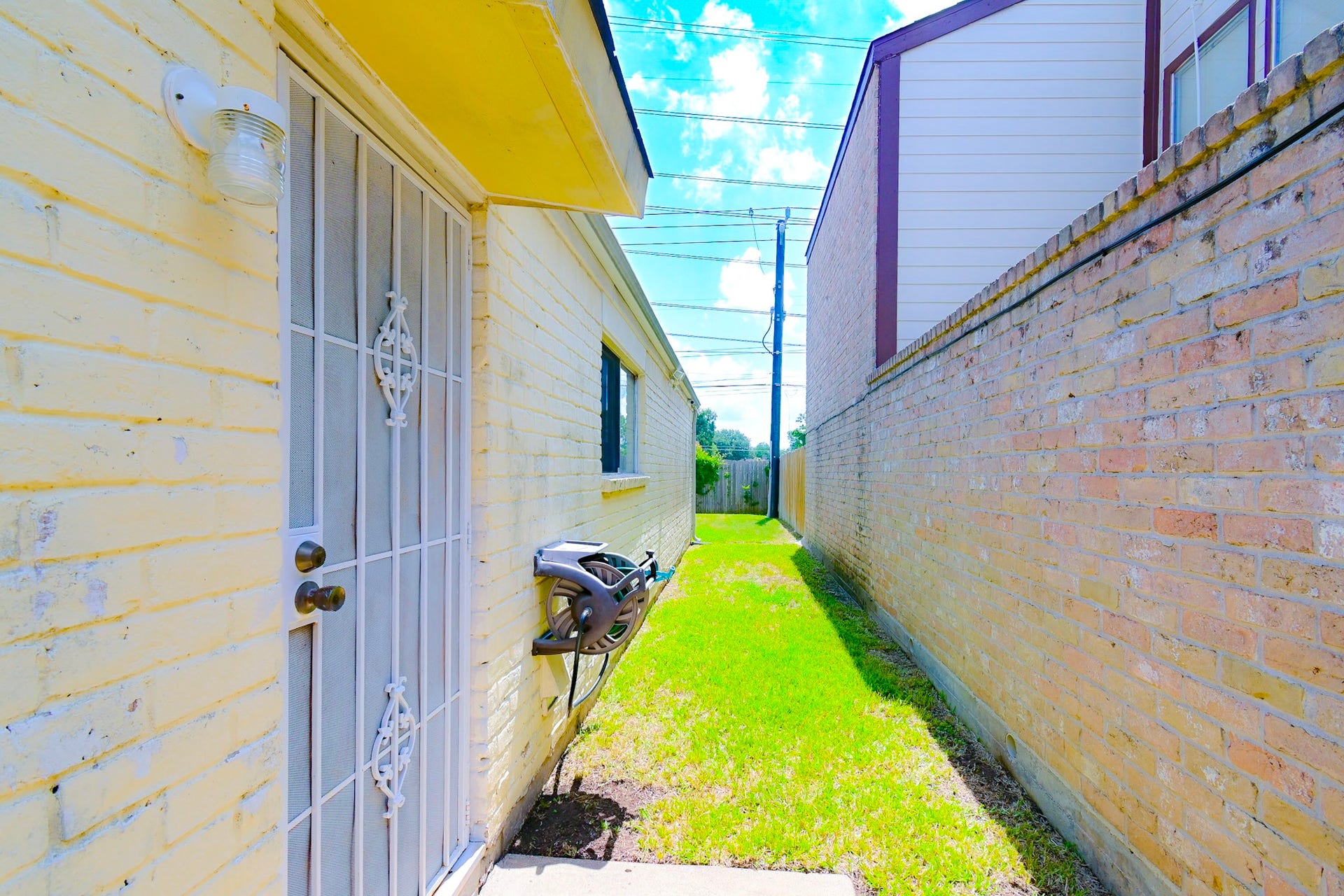 8615 Belle Park Drive, Houston, TX 77099