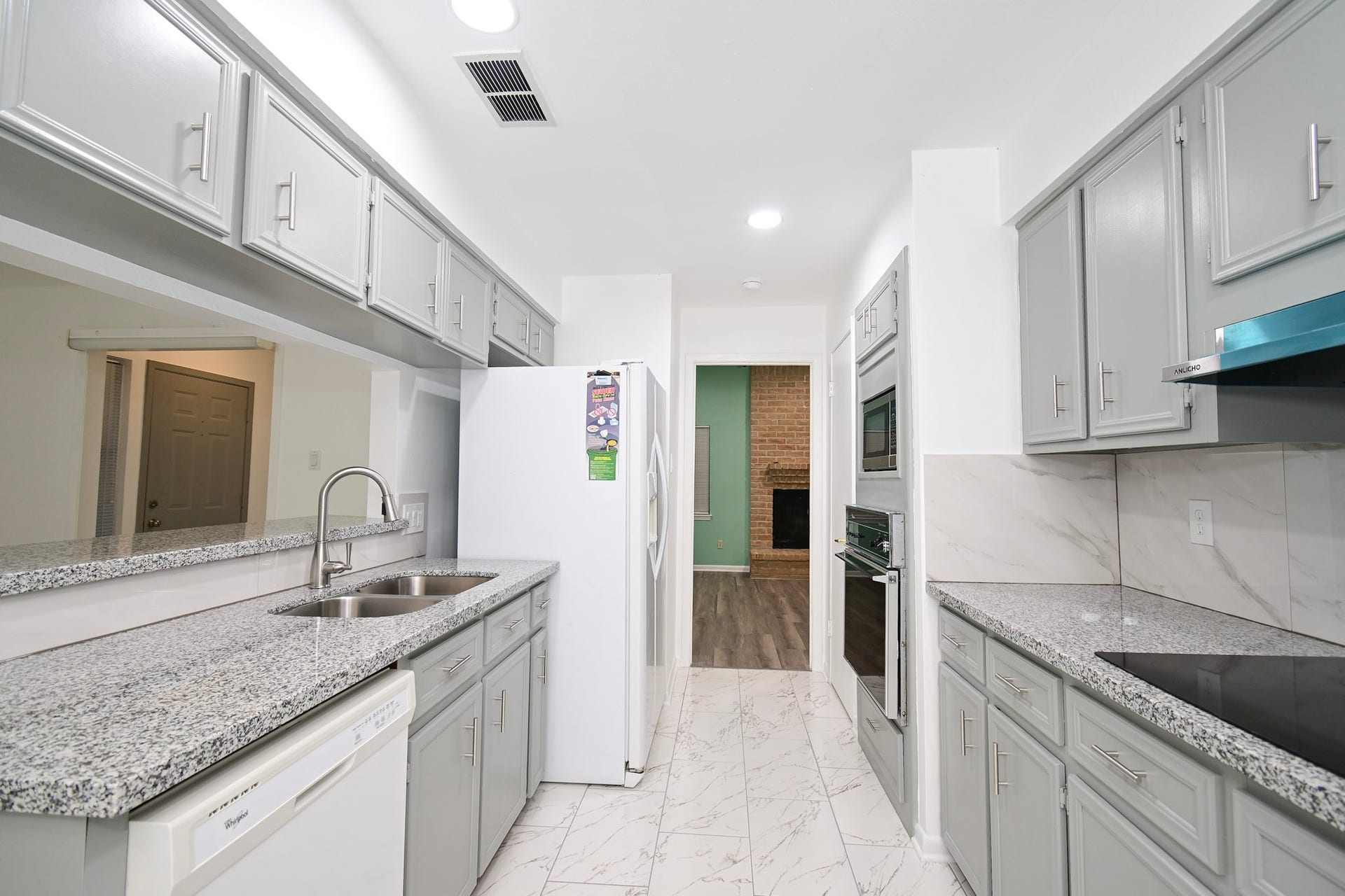 8615 Belle Park Drive, Houston, TX 77099