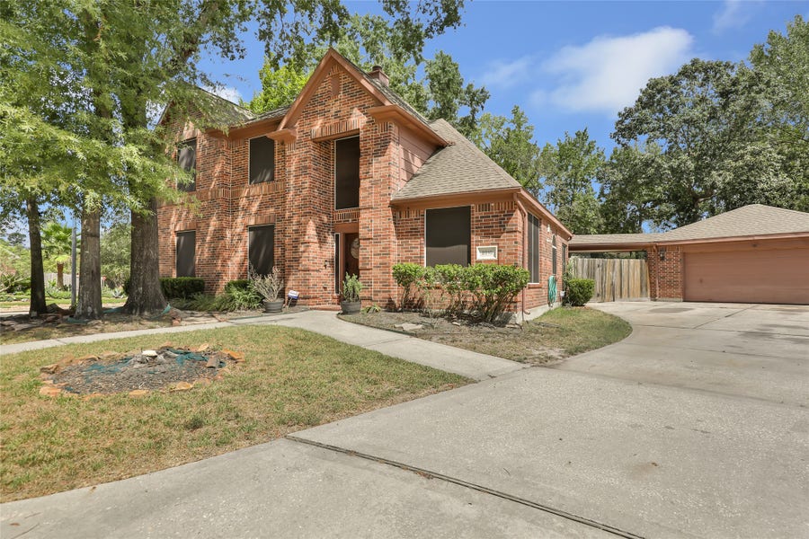 Property photo for 2010 Trail Water Court, Kingwood, TX