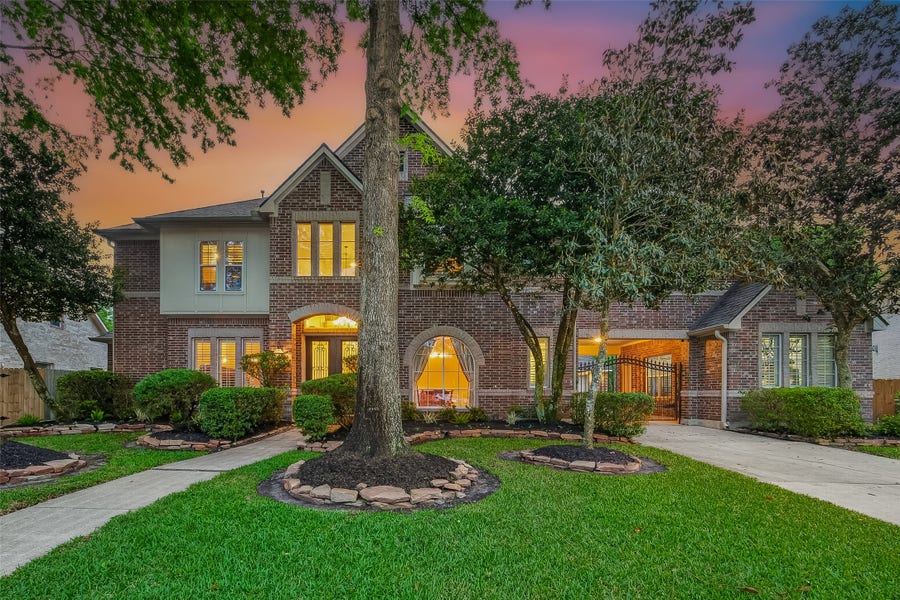 Property photo for 14327 Norhill Pointe Drive, Houston, TX