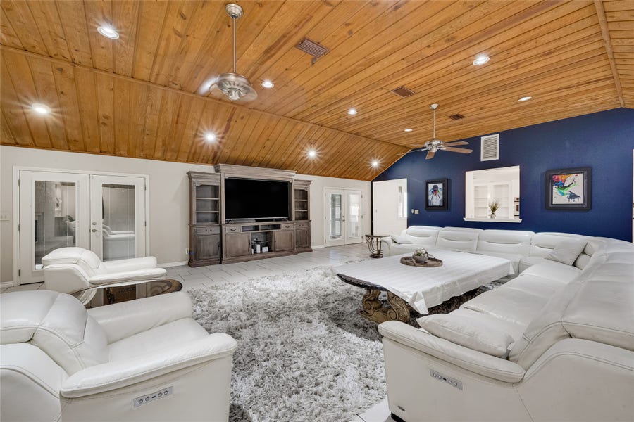 Property photo for 3123 Woodland Court, La Porte, TX