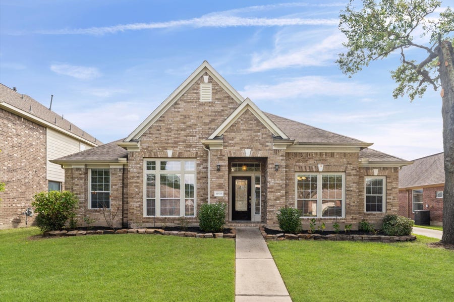 Property photo for 19518 Creek Bend Drive, Spring, TX