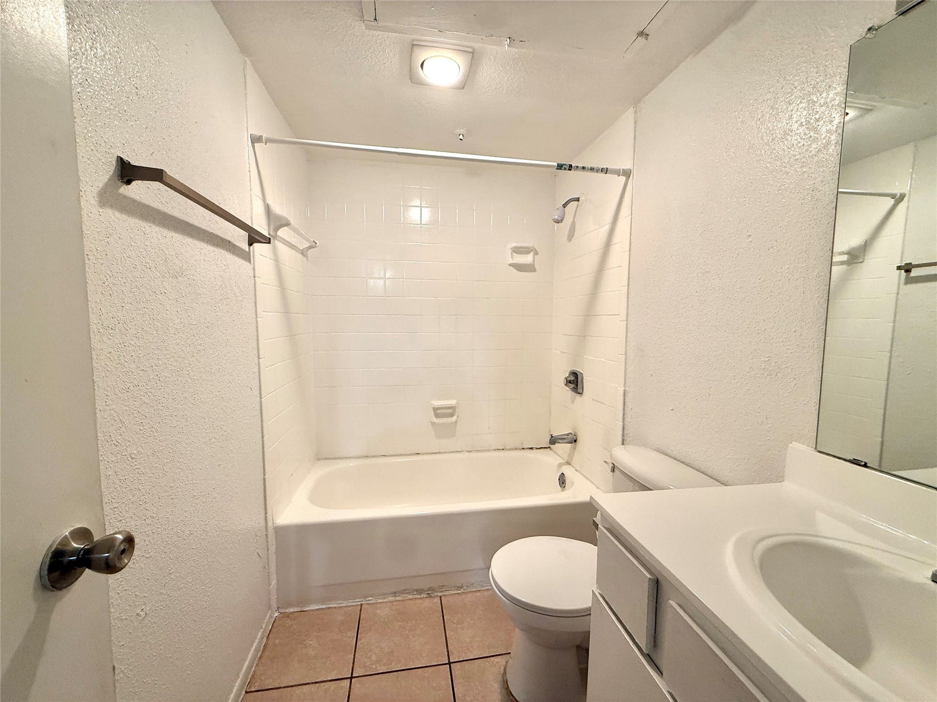 9201 Clarewood Drive, #307, Houston, TX 77036 9201 Clarewood Drive, #307, Houston, TX 77036