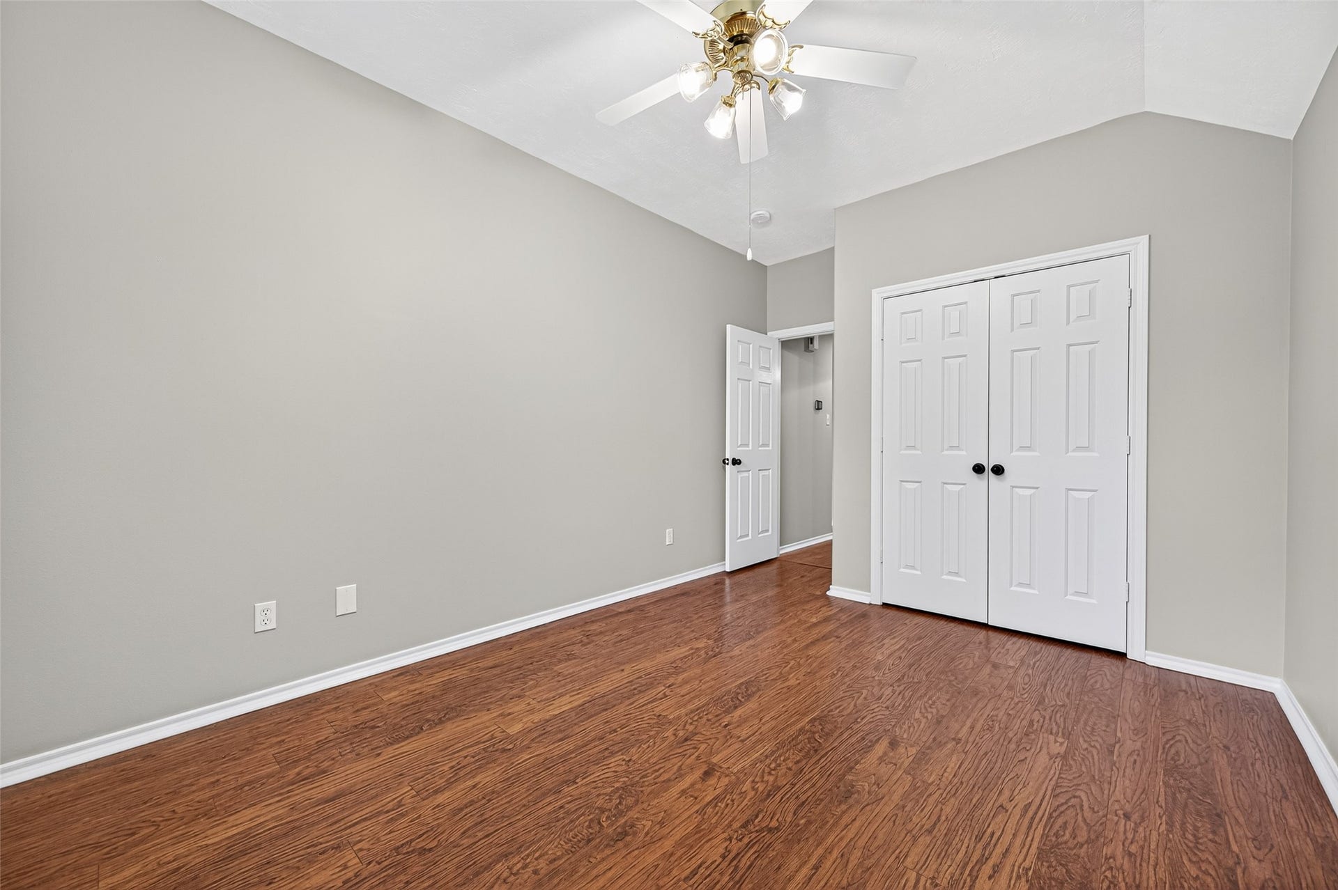 21914 Bronze Leaf Drive, Cypress, TX 77433 Bedroom 3 with bifold closet doors