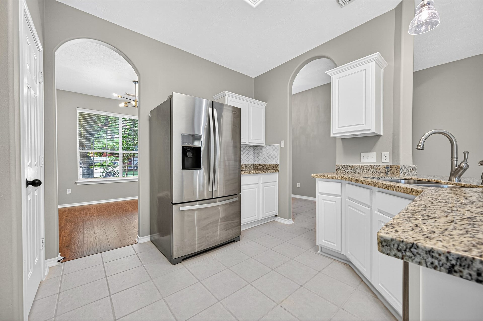 21914 Bronze Leaf Drive, Cypress, TX 77433 Stainless refrigerator included in lease