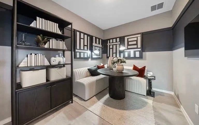 930 Silver Buckle Lane, Montgomery, TX 77356 Model home photo for illustration purposes only. Features, finishes, and upgrades may vary.