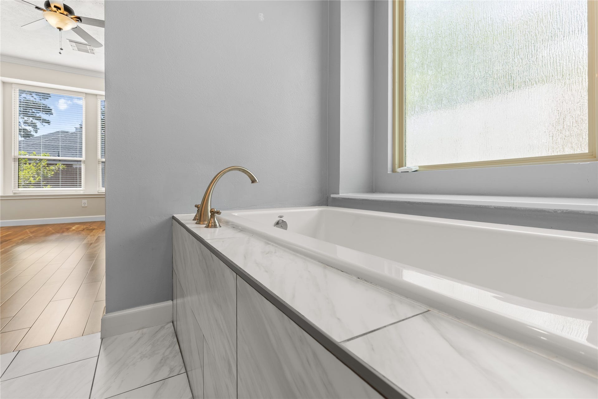 20511 Water Point Trail, Humble, TX 77346 Soaking tub