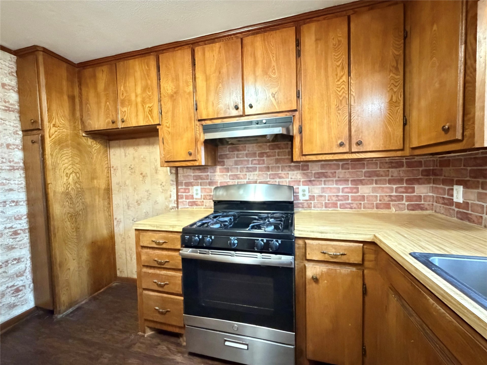 2019 N Avenue H, Freeport, TX 77541