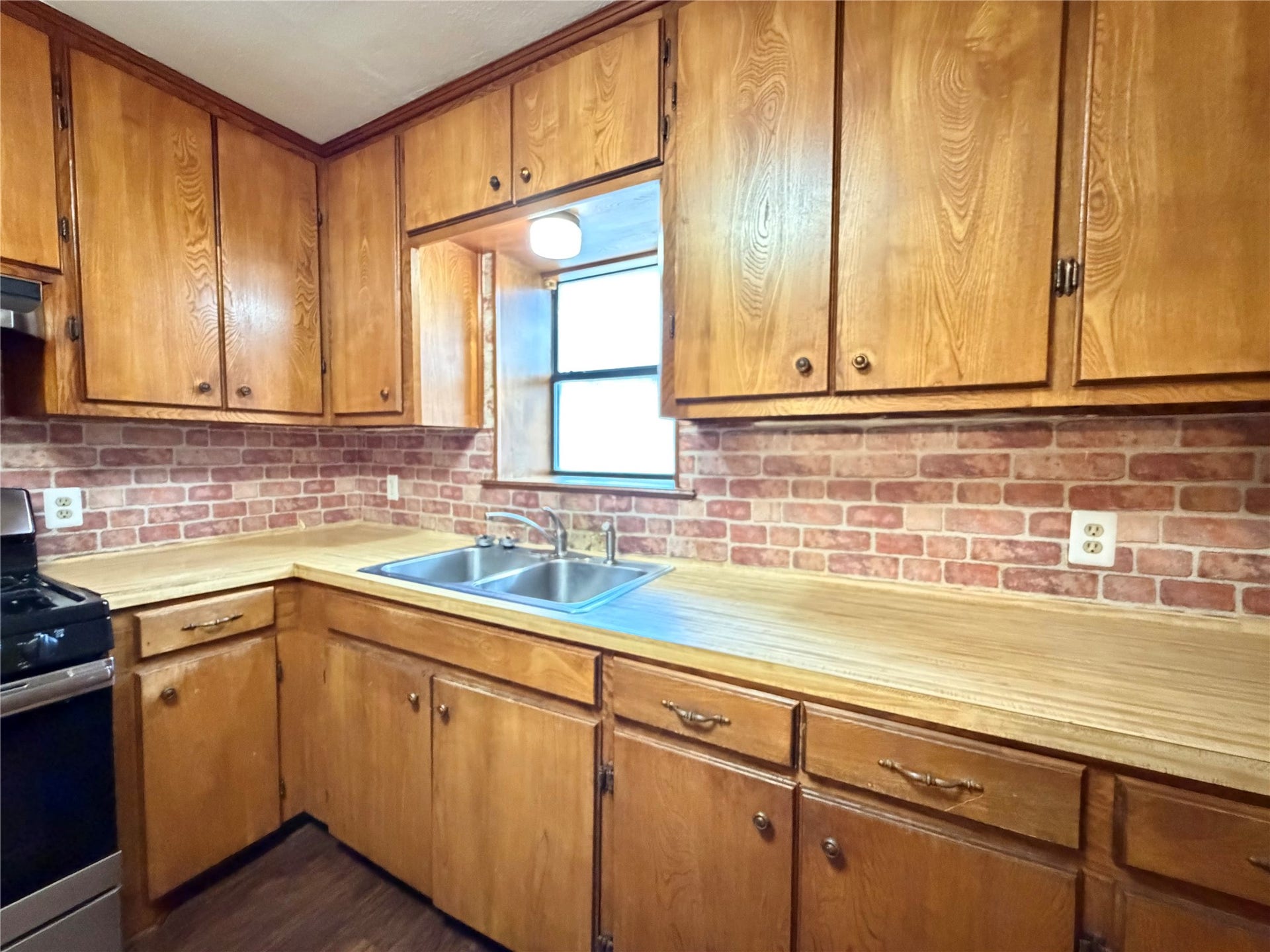 2019 N Avenue H, Freeport, TX 77541