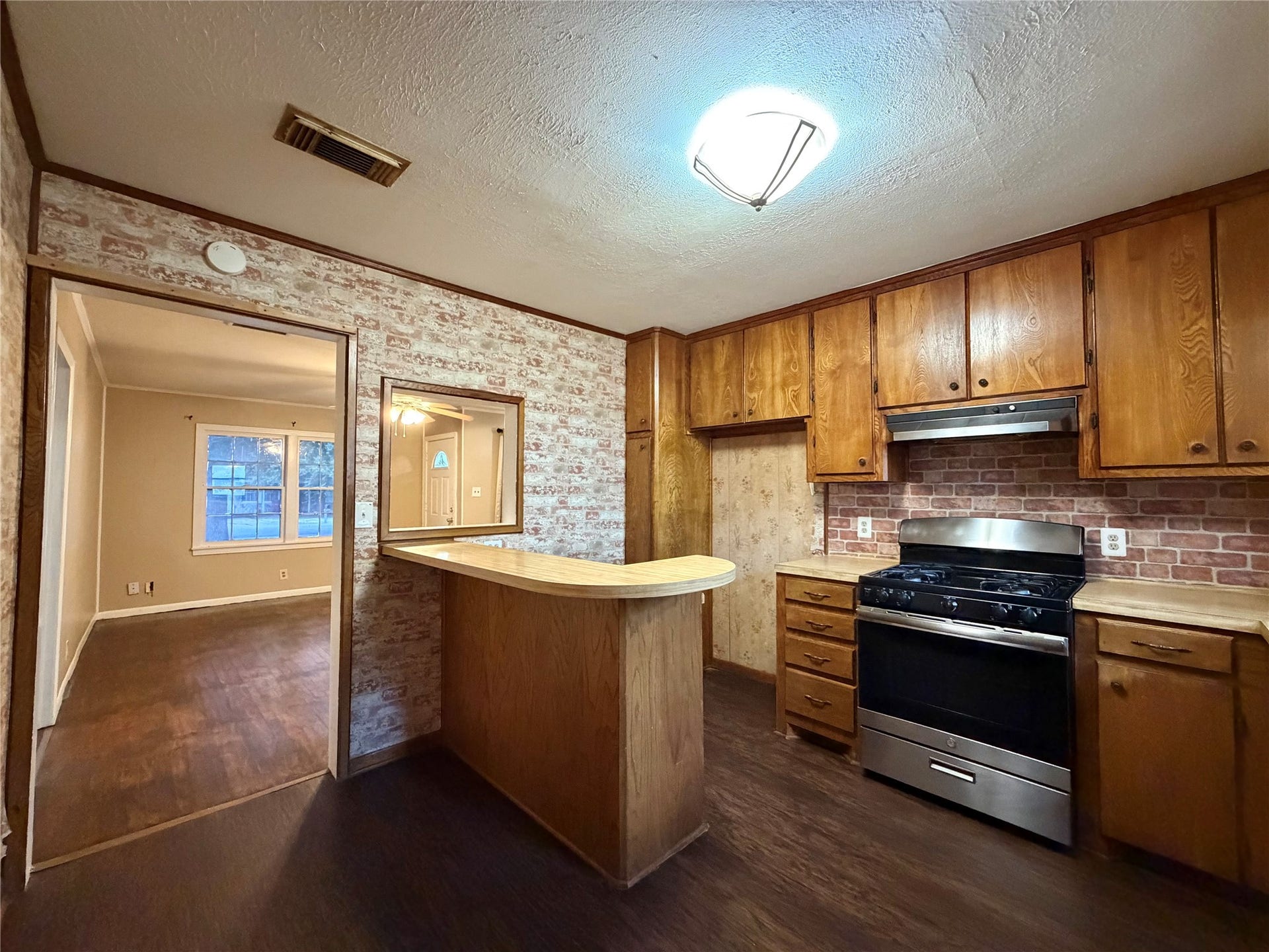2019 N Avenue H, Freeport, TX 77541