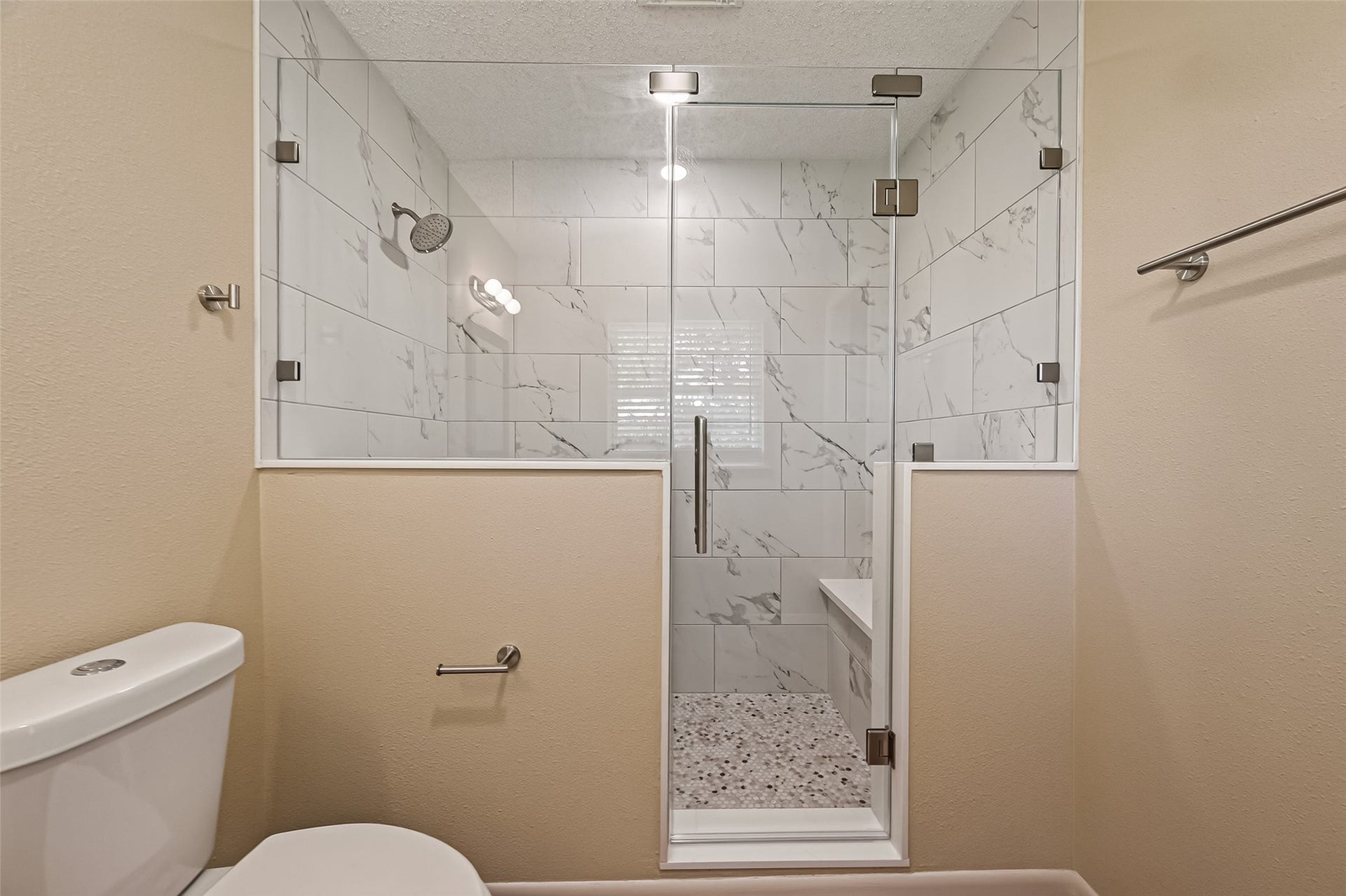 2305 Kingsway Drive, League City, TX 77573 2305 Kingsway Drive, League City, TX 77573