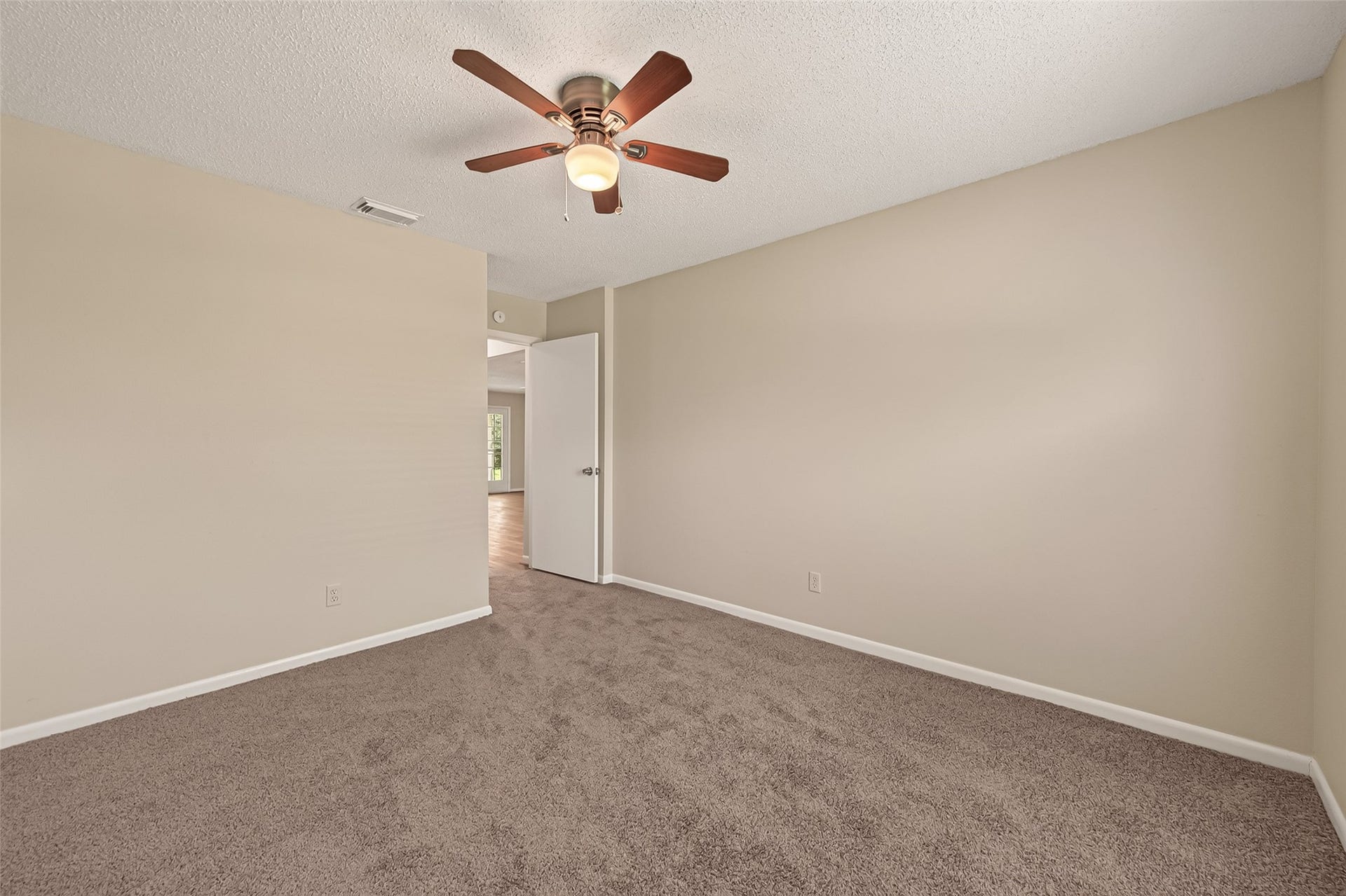 2305 Kingsway Drive, League City, TX 77573 2305 Kingsway Drive, League City, TX 77573