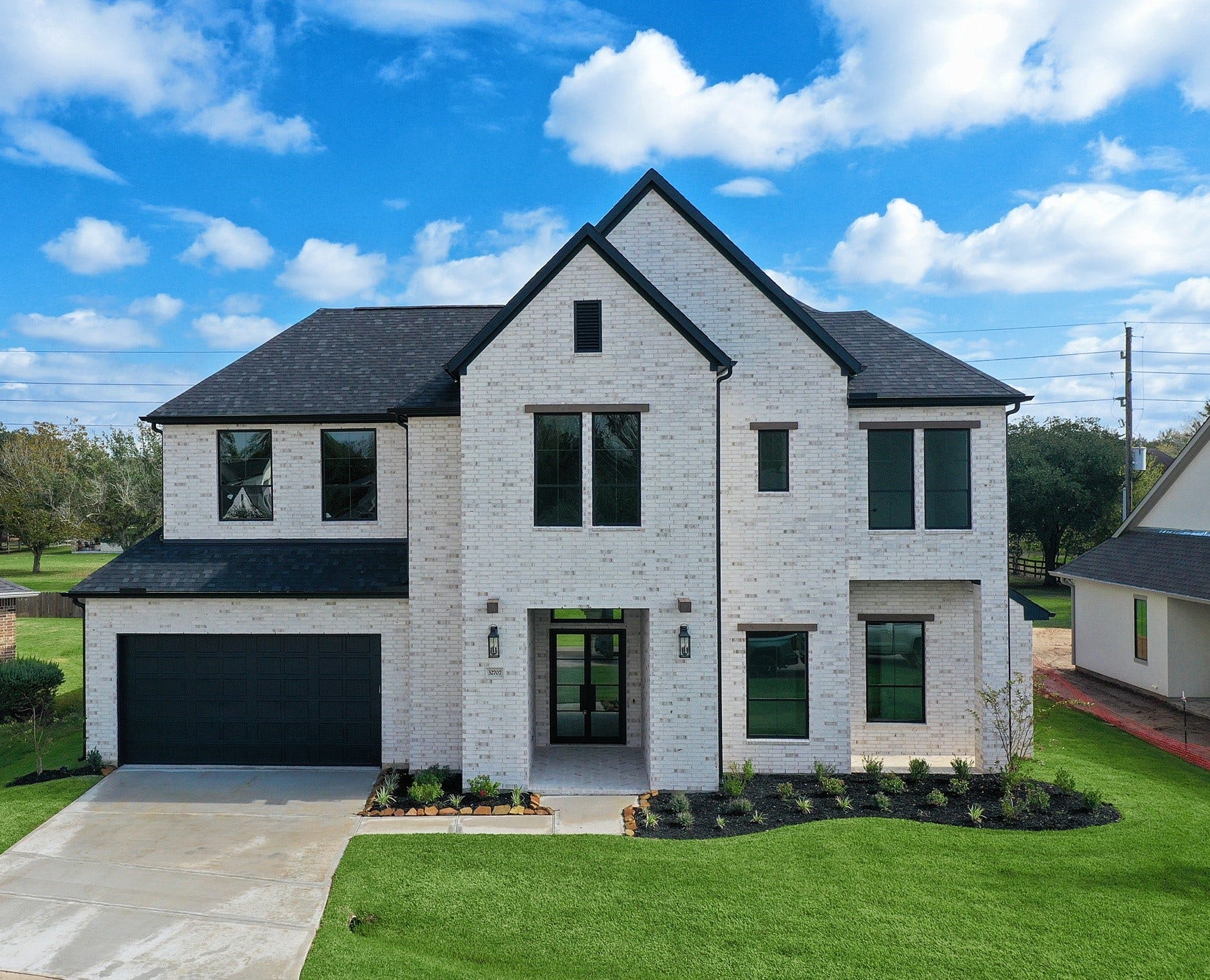 Welcome home! Home awaits you with one of the most impressive elevations you will see in this community. Impossible to miss it as soon as you turn onto its street, it will put a smile in your face every time you return.