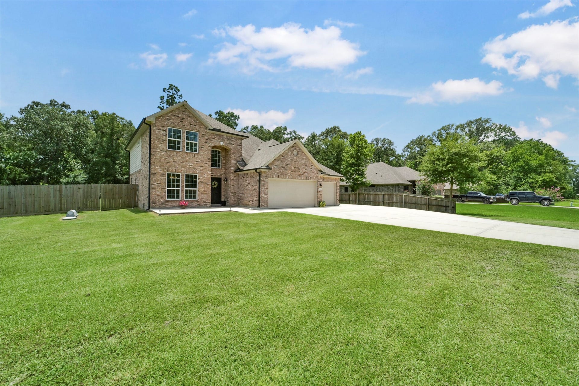 82 Road 6607, Dayton, TX 77535 With so much space, this home even sits back quite a way from the road. 82 Road 6607, Dayton TX 77535