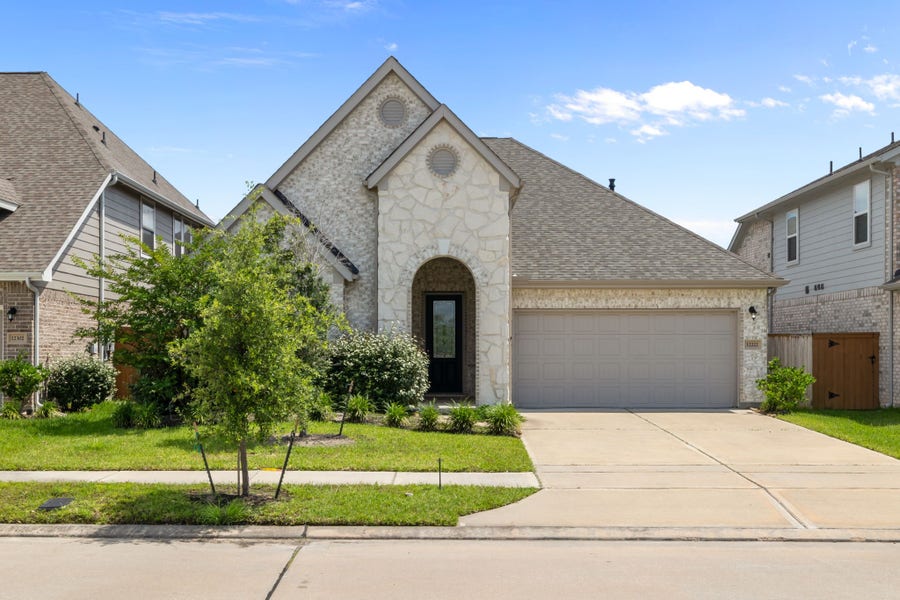 Property photo for 12222 Ashgrove Point Drive, Humble, TX