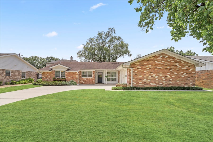 Property photo for 9018 Mullins Drive, Houston, TX