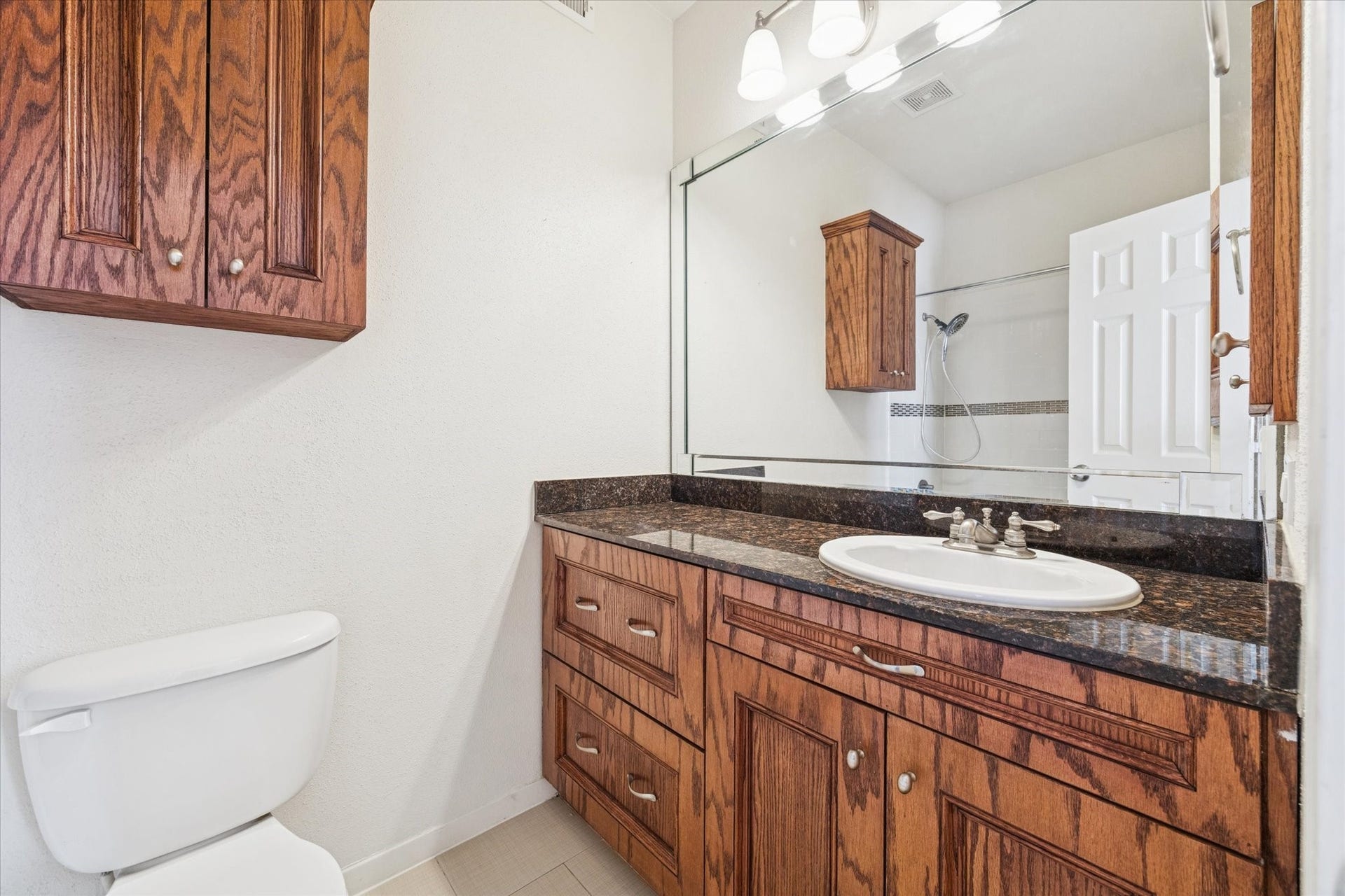 4041 Law Street, #512, Houston, TX 77005 Ensuite bath for bedroom 1.