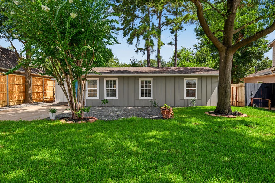 Property photo for 5202 Nina Lee Lane, Houston, TX
