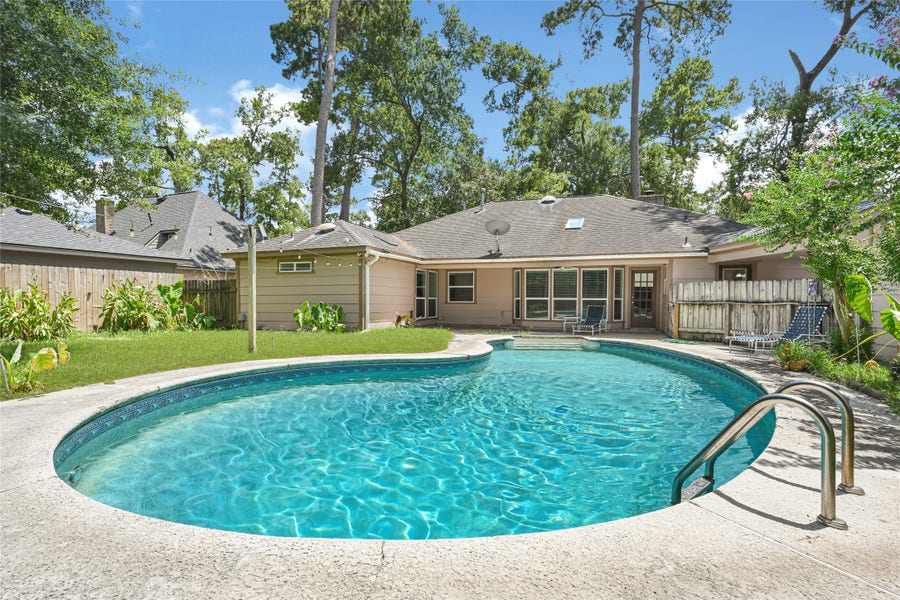 Property photo for 2123 Lakeville Drive, Houston, TX