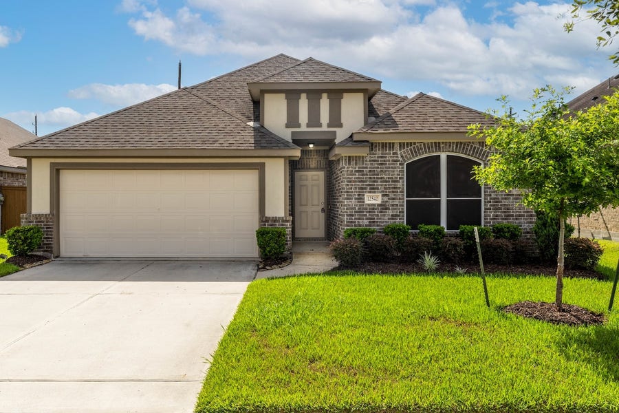 Property photo for 12542 Sabine Point Drive, Humble, TX