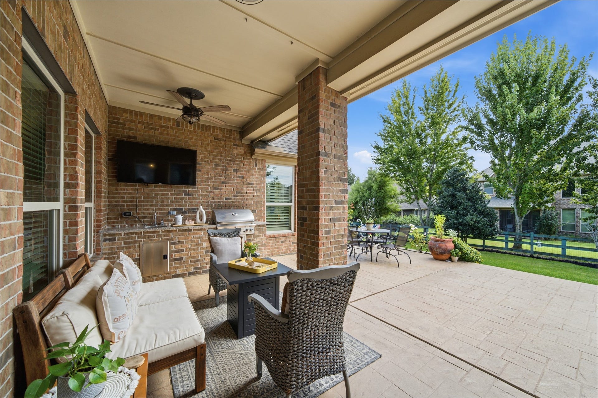 30511 Sethora Hill Way, Fulshear, TX 77441 Start the day with coffee and beautiful garden views, then fire up the outdoor grill for a cookout filled with good food and game-day cheers.