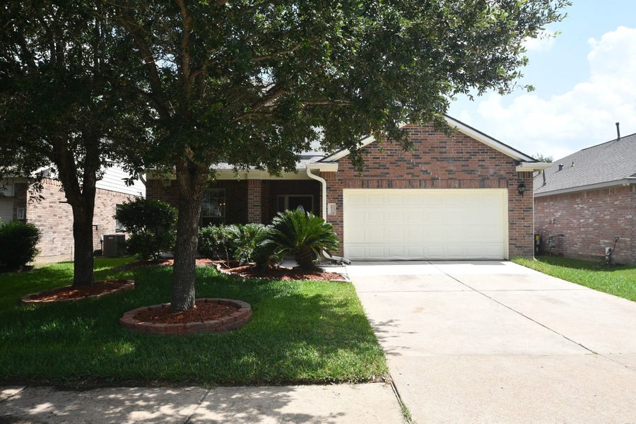 Property photo for 13111 Rippling Creek Lane, Pearland, TX
