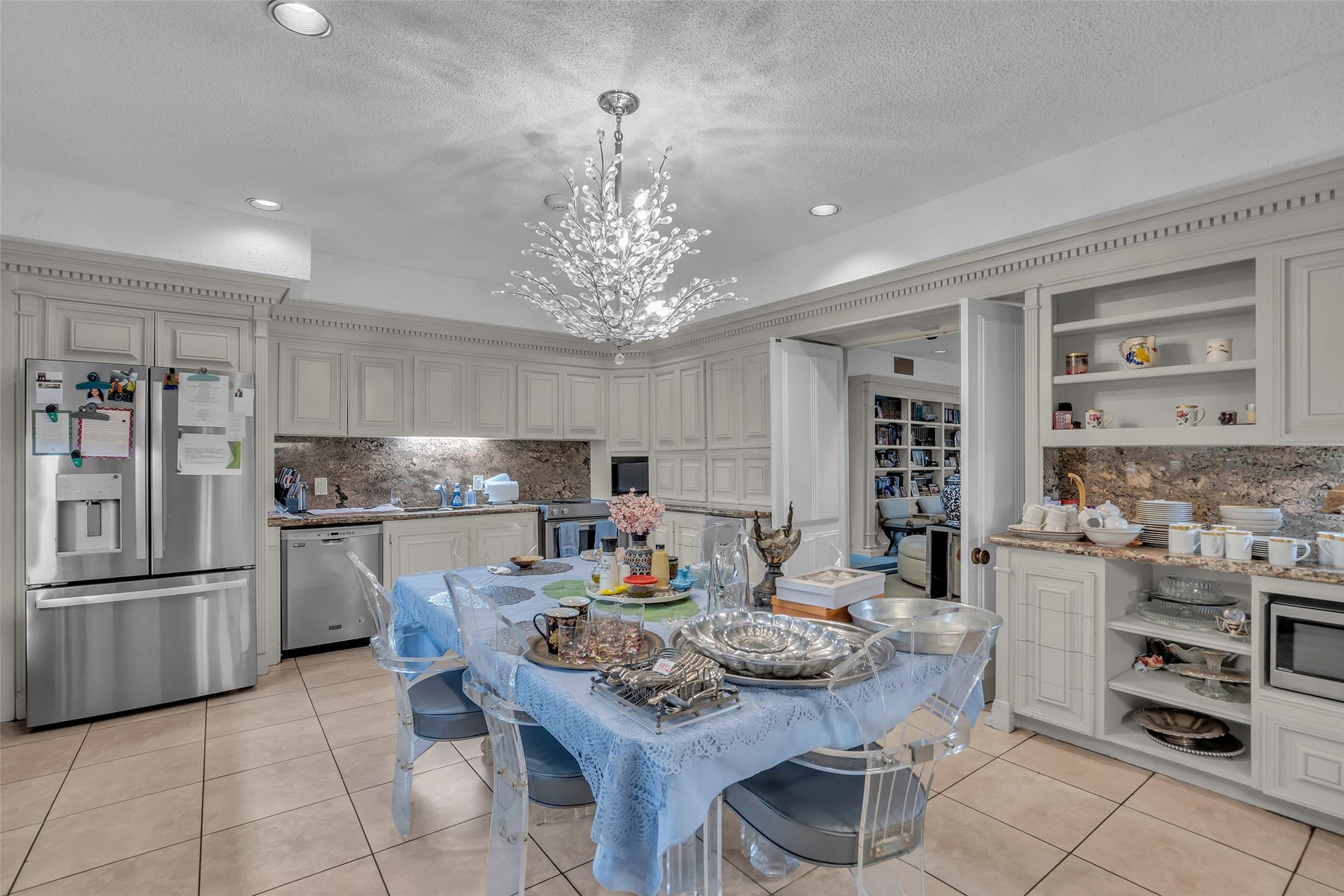 6 Farnham Park Drive, Houston, TX 77024 6 Farnham Park Drive, Houston, TX 77024