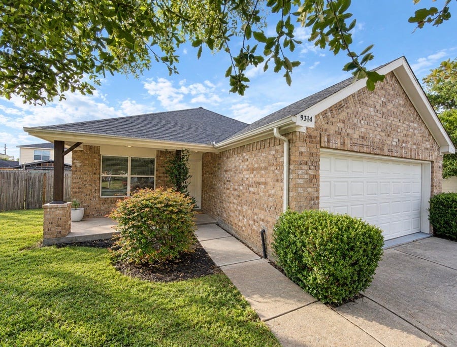 Property photo for 9314 Chamisal Court, Humble, TX