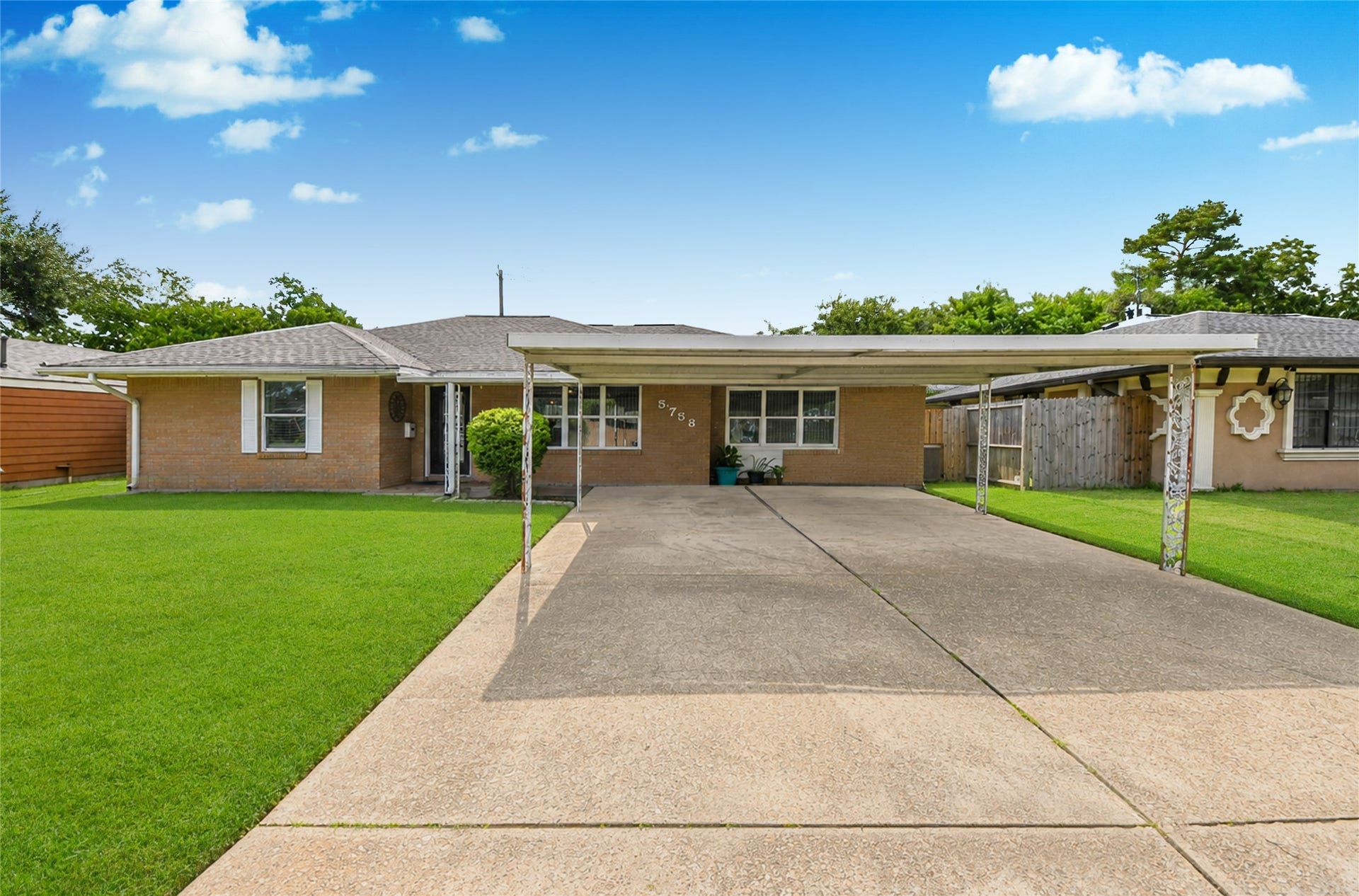 5758 Meadow Creek Lane, Houston, TX 77017 5758 Meadow Creek Lane, Houston, TX 77017