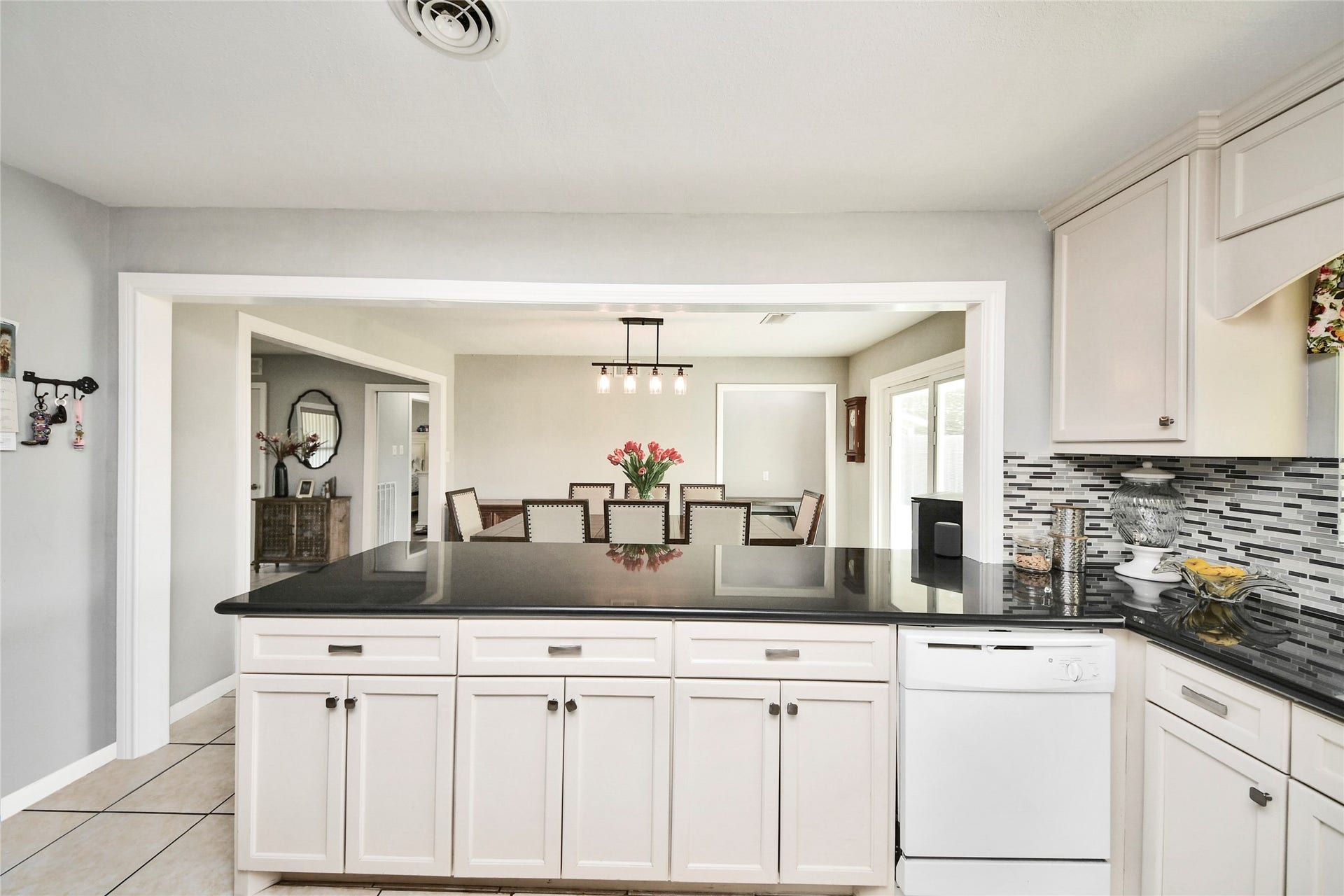 5758 Meadow Creek Lane, Houston, TX 77017 5758 Meadow Creek Lane, Houston, TX 77017