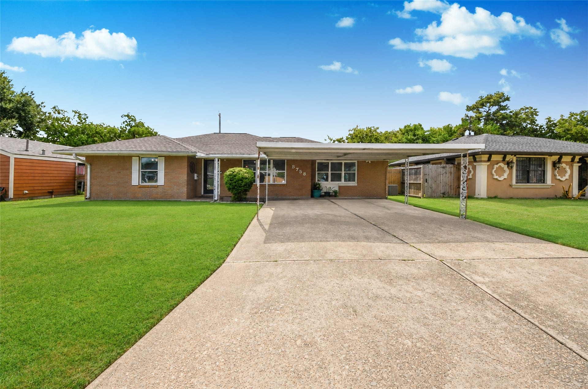 5758 Meadow Creek Lane, Houston, TX 77017 5758 Meadow Creek Lane, Houston, TX 77017